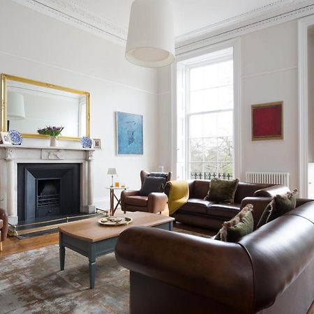 Magnificent Georgian 3-Bedroom Apartment In New Town EDI Kültér fotó