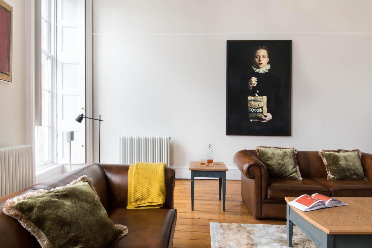 Magnificent Georgian 3-Bedroom Apartment In New Town EDI Kültér fotó