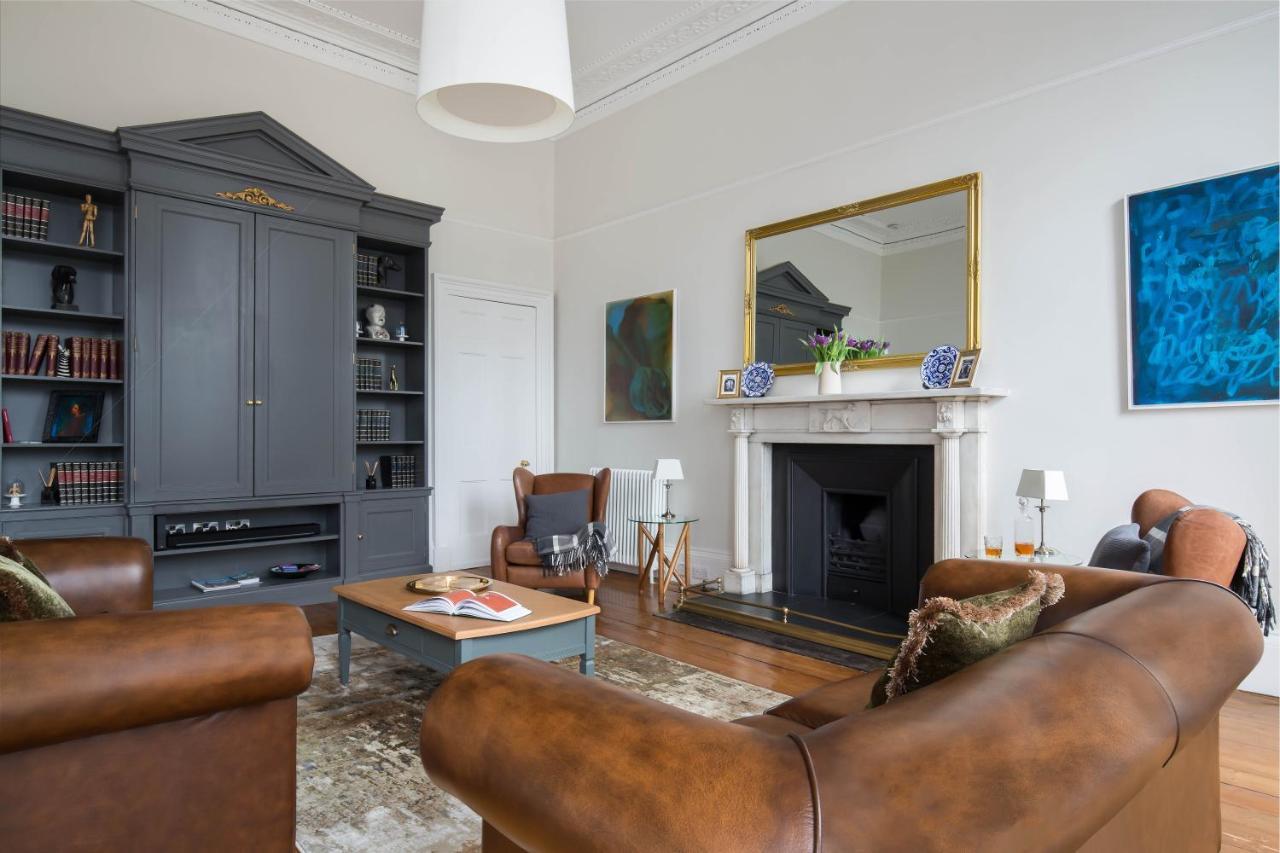 Magnificent Georgian 3-Bedroom Apartment In New Town EDI Kültér fotó