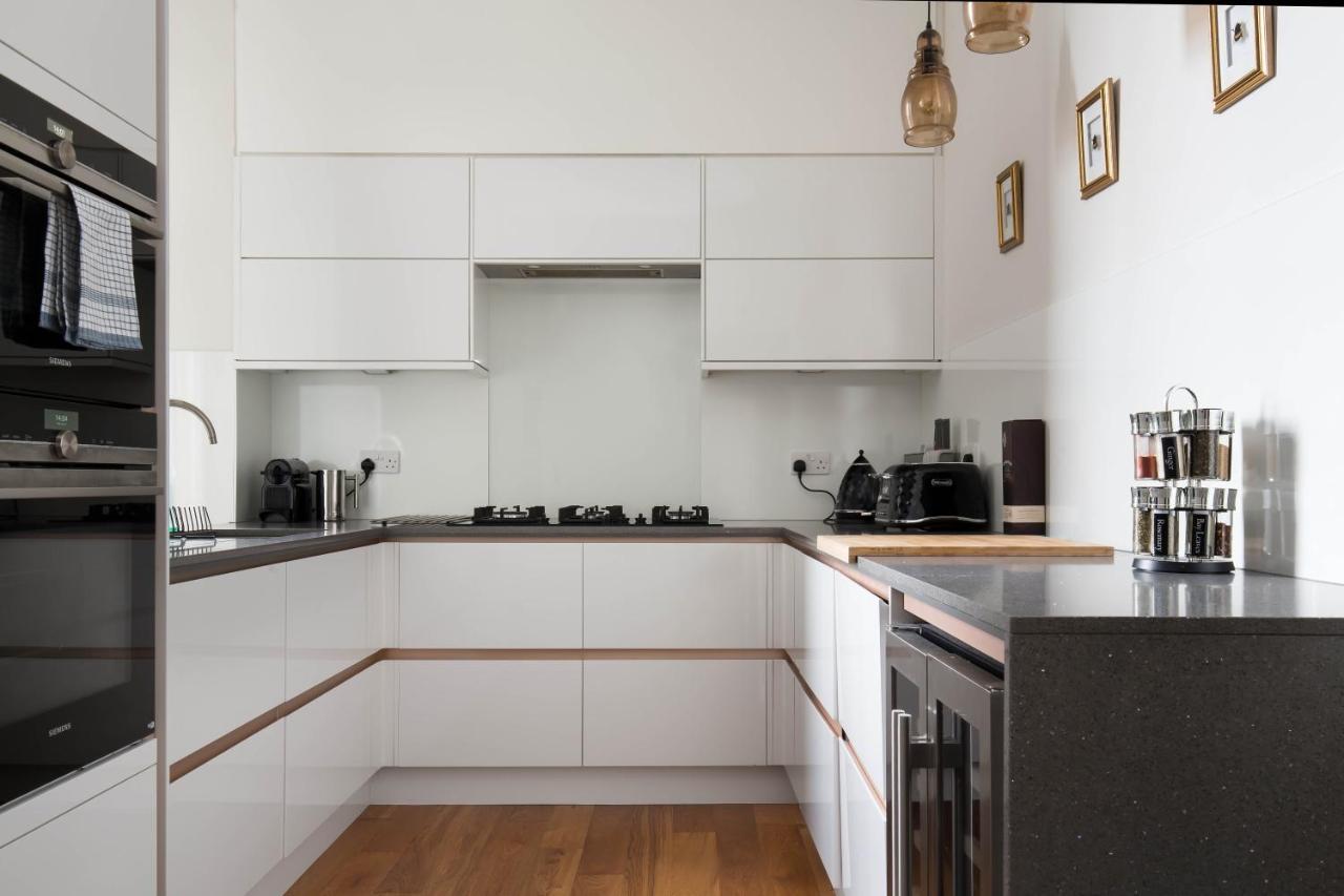Magnificent Georgian 3-Bedroom Apartment In New Town EDI Kültér fotó