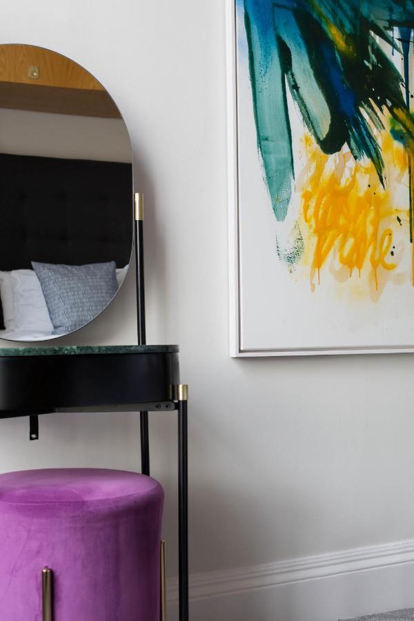 Magnificent Georgian 3-Bedroom Apartment In New Town EDI Kültér fotó
