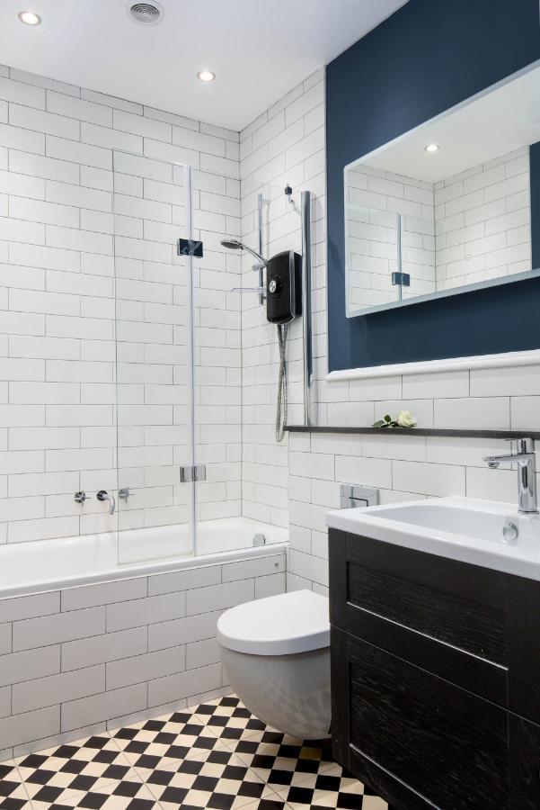 Magnificent Georgian 3-Bedroom Apartment In New Town EDI Kültér fotó